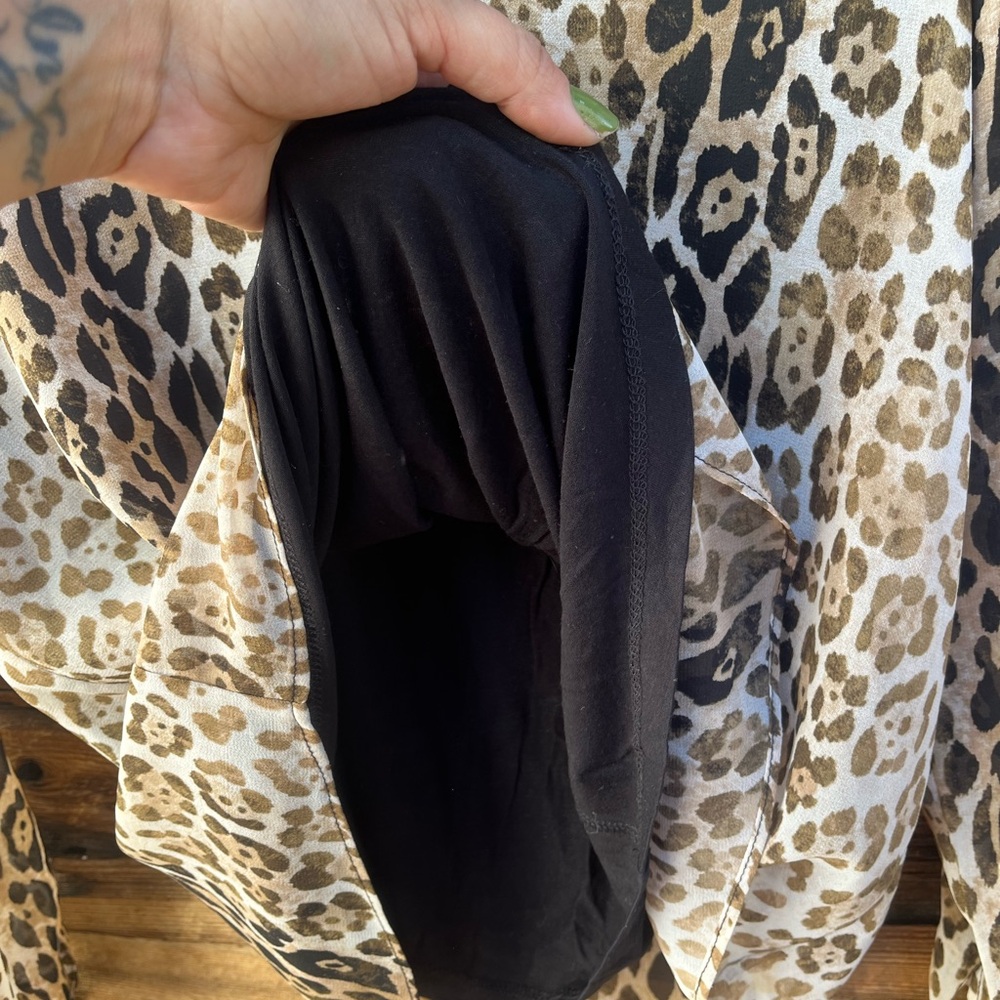 CALVIN KLEIN | Leopard Print V-Neck Women's Top S - Picture 3 of 5